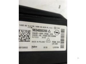 Używane Reflektor lewy Opel Mokka Cena € 499,00 Procedura marży oferowane przez Autobedrijf G.H. Wessel B.V.