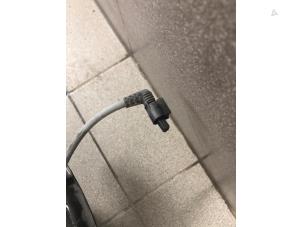 Begagnade Spindel, höger bak Cupra Leon (KLCB) 1.4 e-Hybrid 245, VZ 16V Pris € 299,00 Marginaltabell erbjuds av Autobedrijf G.H. Wessel B.V.