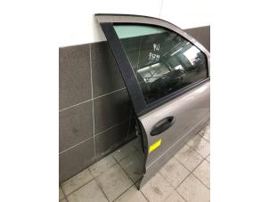 Begagnade Framdörr, 4-dörrars, höger Mercedes C (W203) 2.2 C-220 CDI 16V Pris € 199,00 Marginaltabell erbjuds av Autobedrijf G.H. Wessel B.V.