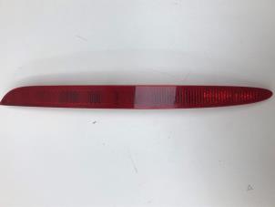 Gebruikte Bumper reflector links-achter Mercedes CLA Prijs € 39,00 Margeregeling aangeboden door Autobedrijf G.H. Wessel B.V.