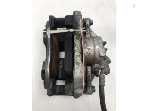 Gebruikte Remklauw (Tang) rechts-voor Opel Corsa F (UB/UH/UP) 1.2 12V 75 Prijs € 69,00 Margeregeling aangeboden door Autobedrijf G.H. Wessel B.V.