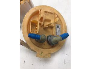 Begagnade Elektrisk bränslepump BMW 3 serie Touring (G21) 320d 2.0 TwinPower Turbo 16V Mild Hybrid Pris € 149,00 Marginaltabell erbjuds av Autobedrijf G.H. Wessel B.V.