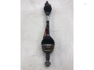 Gebruikte Steekas links-voor Opel Corsa F (UB/UH/UP) 1.2 Turbo 12V 100 Prijs € 125,00 Margeregeling aangeboden door Autobedrijf G.H. Wessel B.V.