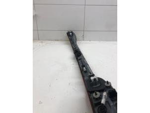 Używane Dodatkowe swiatlo stopu srodek Hyundai Elantra Cena € 199,00 Procedura marży oferowane przez Autobedrijf G.H. Wessel B.V.