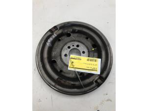 Używane Kolo zamachowe Volkswagen Golf VII (AUA) 1.4 TSI 16V Cena € 125,00 Procedura marży oferowane przez Autobedrijf G.H. Wessel B.V.