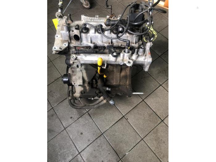 Motor från en Renault Clio III Estate/Grandtour (KR) 1.2 16V TCE 100 2008