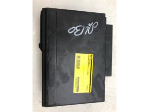 Begagnade CD-växlare Porsche Boxster (986) 2.7 24V Pris € 175,00 Marginaltabell erbjuds av Autobedrijf G.H. Wessel B.V.