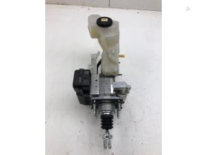 Begagnade Bromsservo Toyota C-HR (X1,X5) 2.0 16V Hybrid Pris € 225,00 Marginaltabell erbjuds av Autobedrijf G.H. Wessel B.V.