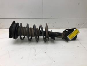 Używane Amortyzator prawy przód Renault Kangoo Express (FW) ZE Cena € 79,00 Procedura marży oferowane przez Autobedrijf G.H. Wessel B.V.