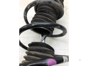 Begagnade Stötdämparstång, vänster fram Smart Forfour (453) 1.0 12V Pris € 79,00 Marginaltabell erbjuds av Autobedrijf G.H. Wessel B.V.