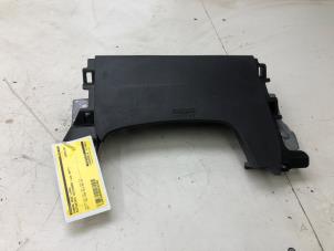 Begagnade Knäairbag, vänster Mitsubishi Outlander (GF/GG) 2.0 16V 4x2 Pris € 199,00 Marginaltabell erbjuds av Autobedrijf G.H. Wessel B.V.