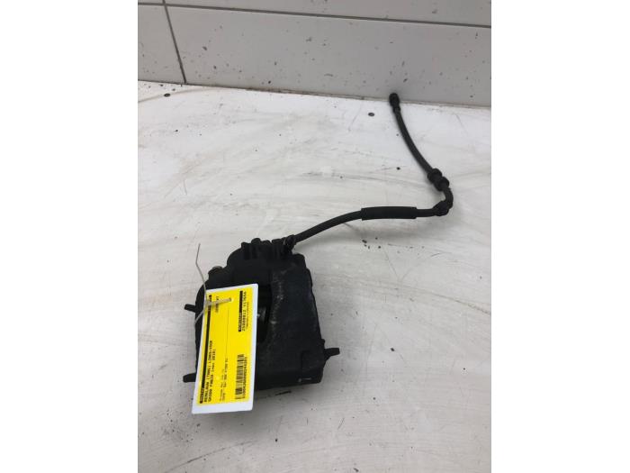 Främre bromsok, vänster från en Skoda Fabia III (NJ3) 1.0 12V 2019