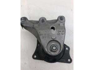 Begagnade Motorfäste Skoda Fabia III (NJ3) 1.0 12V Pris € 39,00 Marginaltabell erbjuds av Wessel Parts & Service B.V.