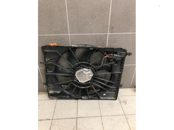 Fläktmotor från en Mercedes-Benz GLC (X253) 2.2 250d 16V BlueTEC 4-Matic 2016