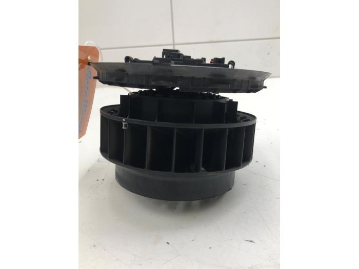 Fläktmotor för uppvärmning och ventilation från en Mercedes-Benz GLC (X253) 2.2 250d 16V BlueTEC 4-Matic 2016