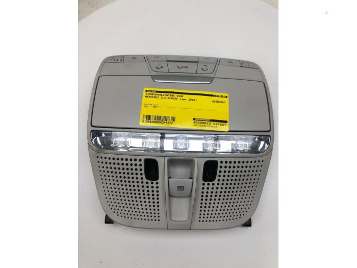 Innerbelysning, fram från en Mercedes-Benz GLC (X253) 2.2 250d 16V BlueTEC 4-Matic 2016