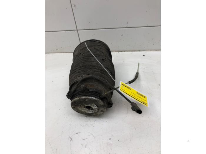 Luftfjäder från en Mercedes-Benz GLC (X253) 2.2 250d 16V BlueTEC 4-Matic 2016