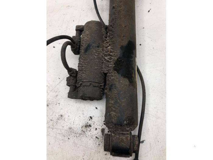 Stötdämpare, vänster bak från en Mercedes-Benz GLC (X253) 2.2 250d 16V BlueTEC 4-Matic 2016