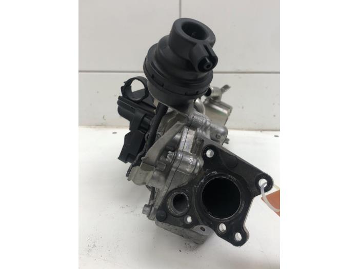 EGR-kylare från en Mercedes-Benz GLC (X253) 2.2 250d 16V BlueTEC 4-Matic 2016