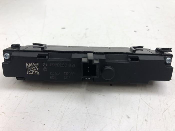 Brytare (diverse) från en Mercedes-Benz GLC (X253) 2.2 250d 16V BlueTEC 4-Matic 2016