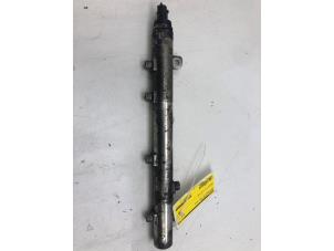 Begagnade Bränsleinsprutningsmunstycke Fiat Ducato (250) 2.3 D 140 Multijet AdBlue Pris € 99,00 Marginaltabell erbjuds av Autobedrijf G.H. Wessel B.V.