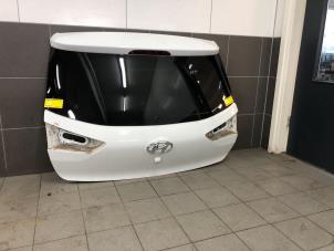 Begagnade Baklucka Hyundai i20 (GBB) 1.2i 16V Pris € 399,00 Marginaltabell erbjuds av Autobedrijf G.H. Wessel B.V.