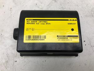 Gebruikte ACC Sensor (afstand) Mercedes GLE (W166) 350d 3.0 V6 24V BlueTEC 4-Matic Prijs € 375,00 Margeregeling aangeboden door Autobedrijf G.H. Wessel B.V.