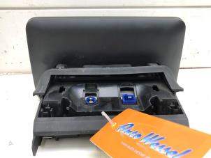 Gebruikte Navigatie Display Mercedes V (447.8) 2.1 250 BlueTEC, 250 d 16V Prijs € 69,00 Margeregeling aangeboden door Autobedrijf G.H. Wessel B.V.