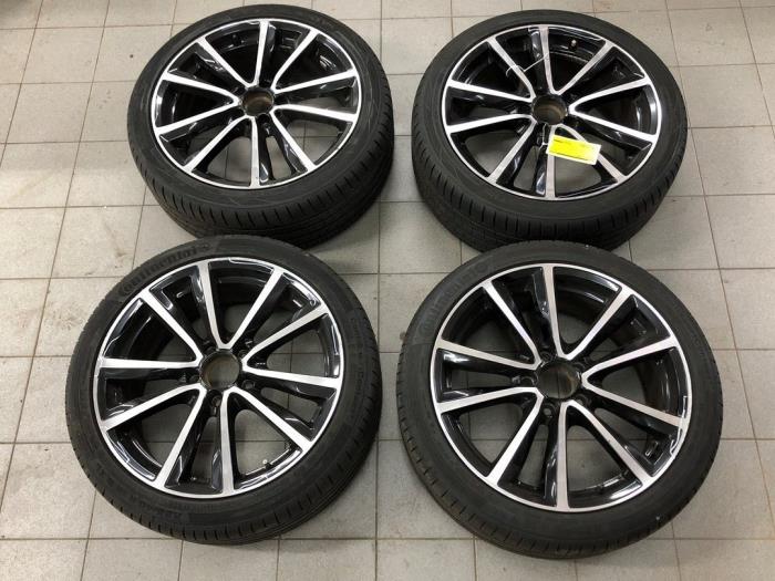 Hjuluppsättning + däck från en Mercedes-Benz C Estate (S205) C-200 BlueTEC, C-200 d 1.6 16V 2014