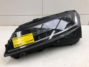 Gebruikte Koplamp links Skoda Superb Combi (3V5) 1.5 TSI Evo 16V Prijs € 499,00 Margeregeling aangeboden door Autobedrijf G.H. Wessel B.V.