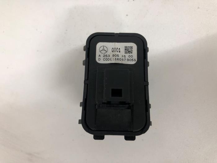 Höjdkontrollbrytare från en Mercedes-Benz GLC (X253) 2.2 250d 16V BlueTEC 4-Matic 2016