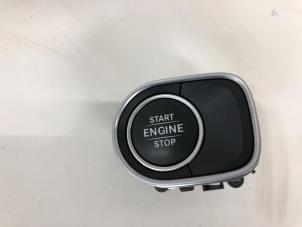Gebruikte Start/Stop schakelaar Mercedes GLE (V167) 350de 2.0 Turbo 16V 4-Matic Prijs € 49,00 Margeregeling aangeboden door Autobedrijf G.H. Wessel B.V.