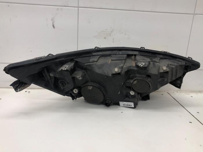 Strålkastare, vänster från en Iveco New Daily VI  2017