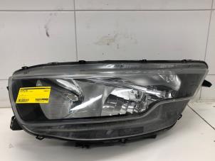 Begagnade Strålkastare, vänster Iveco New Daily VI Pris € 79,00 Marginaltabell erbjuds av Autobedrijf G.H. Wessel B.V.