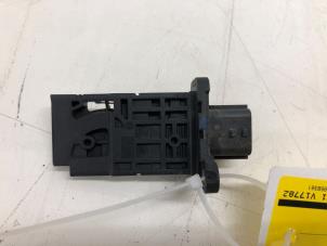 Begagnade Luftflödesmätare Renault Master III (EV/HV/UV/VA/VB/VD/VF/VG/VJ) 2.3 Energy dCi 180 Twin Turbo 16V FWD Pris € 39,00 Marginaltabell erbjuds av Autobedrijf G.H. Wessel B.V.