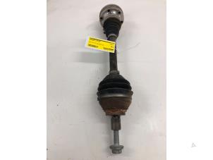 Gebruikte Aandrijfas links-voor Volkswagen Passat Variant (3G5) 2.0 TDI 16V 150 Prijs € 125,00 Margeregeling aangeboden door Autobedrijf G.H. Wessel B.V.