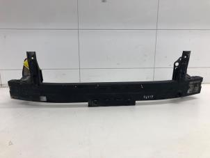 Begagnade Främre stötfångarram Kia Rio IV (YB) 1.2 MPI 16V Pris € 225,00 Marginaltabell erbjuds av Autobedrijf G.H. Wessel B.V.