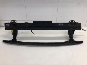 Begagnade Främre stötfångarram Kia Rio IV (YB) 1.0i T-GDi 100 12V Pris € 249,00 Marginaltabell erbjuds av Autobedrijf G.H. Wessel B.V.