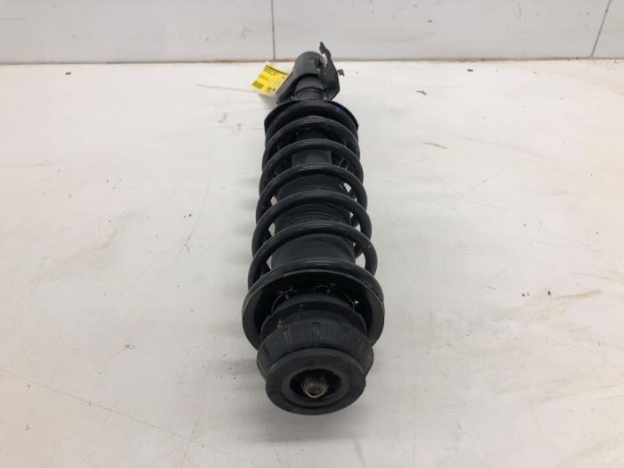 Voorpoot links van een Nissan Micra (K14) 1.0 IG-T 100 2019