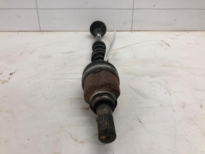 Aandrijfas rechts-voor van een Nissan Micra (K14) 1.0 IG-T 100 2019