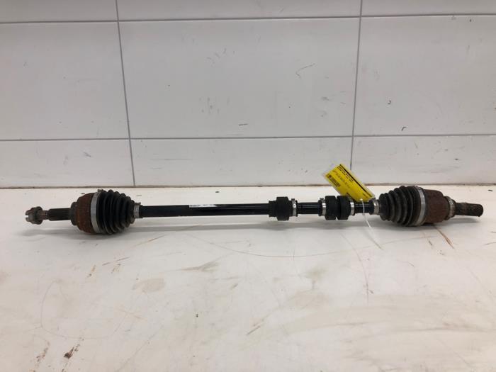 Aandrijfas rechts-voor van een Nissan Micra (K14) 1.0 IG-T 100 2019