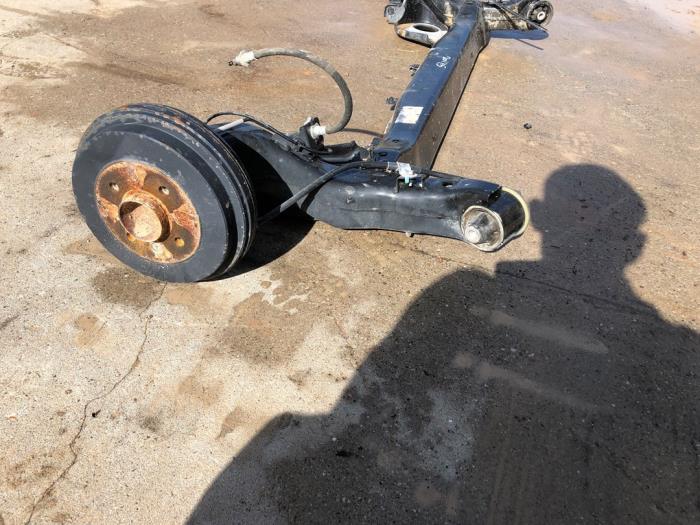 Bakre drivaxel från en Nissan Micra (K14) 1.0 IG-T 100 2019