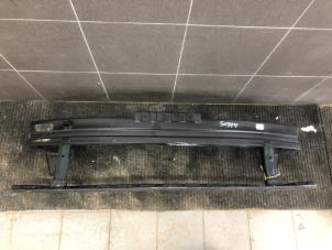 Begagnade Främre stötfångarram Kia Rio IV (YB) 1.2 MPI 16V Pris € 249,00 Marginaltabell erbjuds av Autobedrijf G.H. Wessel B.V.