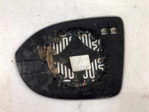 Begagnade Spegelglas, höger Volkswagen T-Roc I 1.5 TSI Evo BMT 16V Pris € 39,00 Marginaltabell erbjuds av Autobedrijf G.H. Wessel B.V.