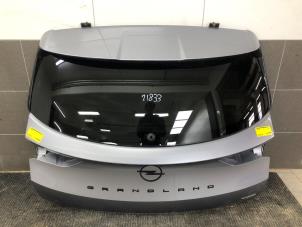 Gebruikte Achterklep Opel Grandland (X) 1.6 Turbo 16V Hybrid Prijs € 699,00 Margeregeling aangeboden door Autobedrijf G.H. Wessel B.V.