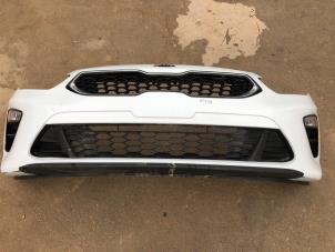 Używane Zderzak przedni Kia Ceed (CDB5/CDBB) 1.0i T-GDi 12V Cena € 399,00 Procedura marży oferowane przez Autobedrijf G.H. Wessel B.V.