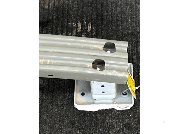 Stötfångarram, bak från en Nissan Micra (K14) 1.0 IG-T 100 2019