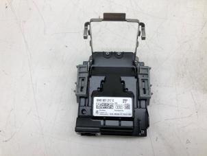 Używane Kamera przednia Audi A4 Avant (B9) 1.4 TFSI 16V Cena € 149,00 Procedura marży oferowane przez Autobedrijf G.H. Wessel B.V.