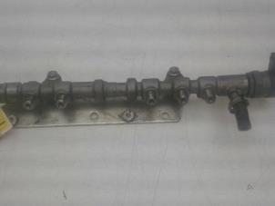 Gebruikte Injectiehuis Opel Corsa D 1.3 CDTi 16V ecoFLEX Prijs € 89,00 Margeregeling aangeboden door Wessel Parts & Service B.V.