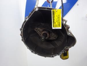 Gebruikte Versnellingsbak Mercedes SLK (R170) 2.0 200 16V Prijs € 425,00 Margeregeling aangeboden door Autobedrijf G.H. Wessel B.V.